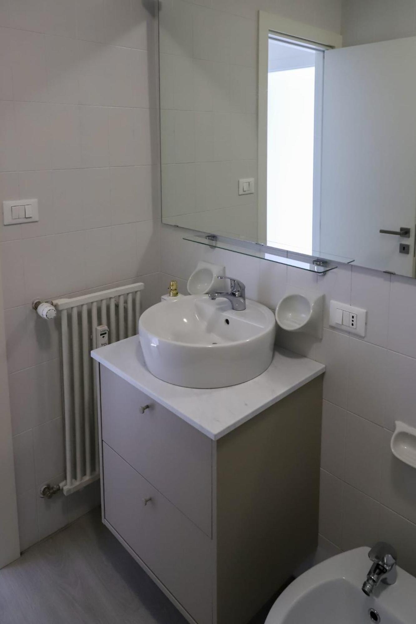 Apartment Bologna City Center Train Station Екстер'єр фото